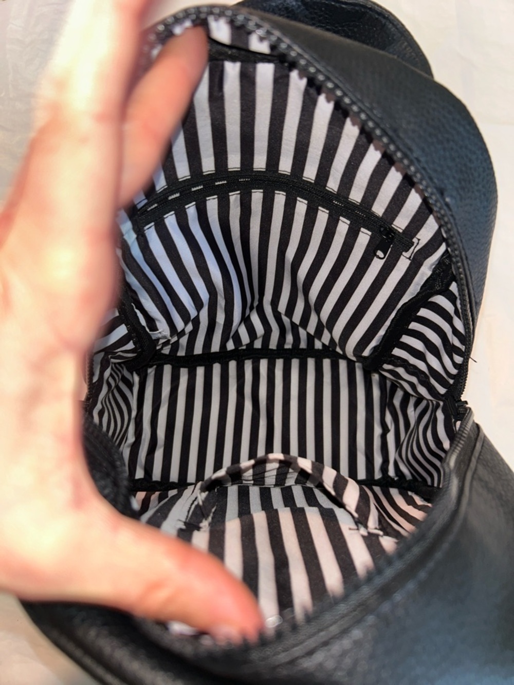 LIKE NEW Marc Terto “Dogs Make Everything Batter” Backpack - Picture 6 of 7